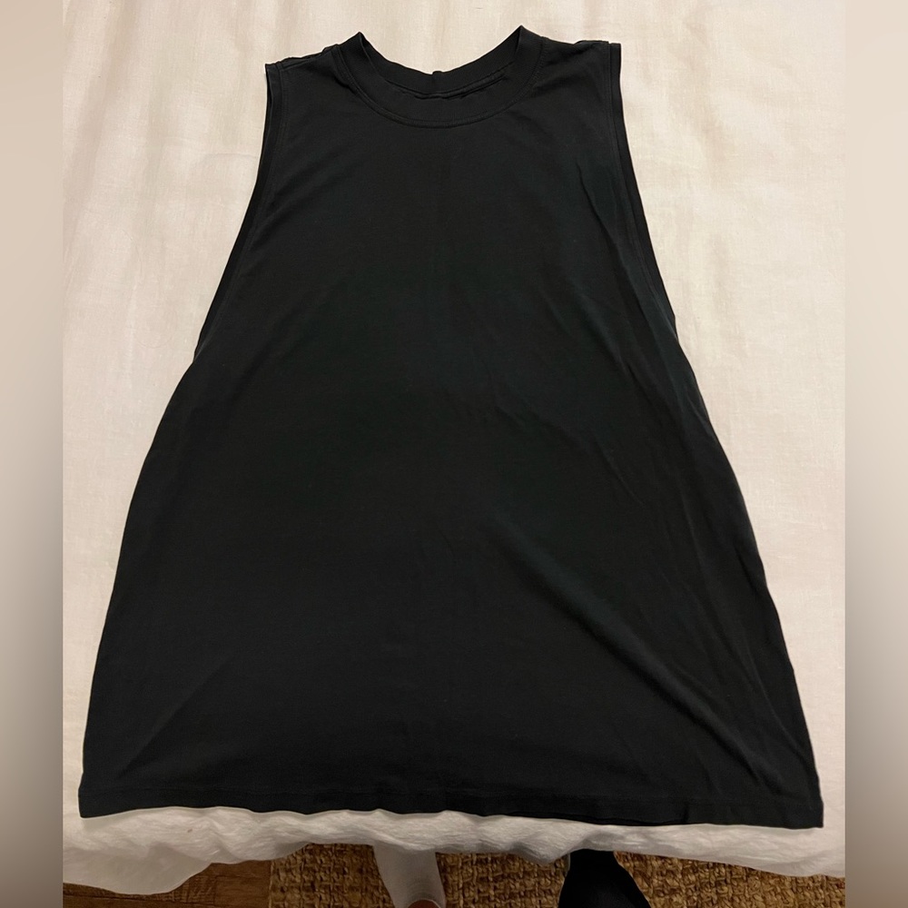 Lululemon black sleeveless top. Size 4
